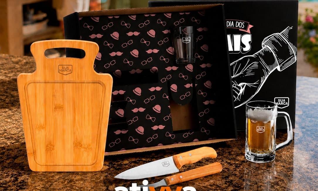 Kit Churrasco e Bar da Ativva com tábua de bambu, facas, copo e caneca de chopp personalizados
